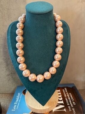 Vintage Richelieu Faux Pearl Necklace | 1950s–1970s Classic Strand Gold Tone